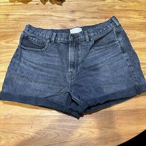 Everlane Women’s Raw Hem Relaxed Fit Washed Black Shorts Denim Jeans